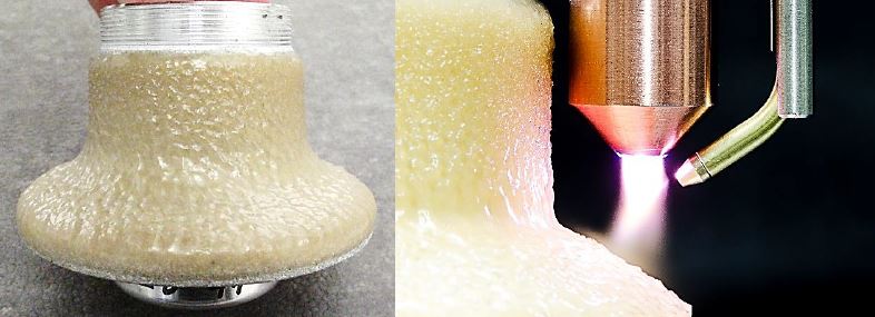 How hot is plasma: Completed hot melt coating (left) and PlasmabrushÂ® with external injection (right).
